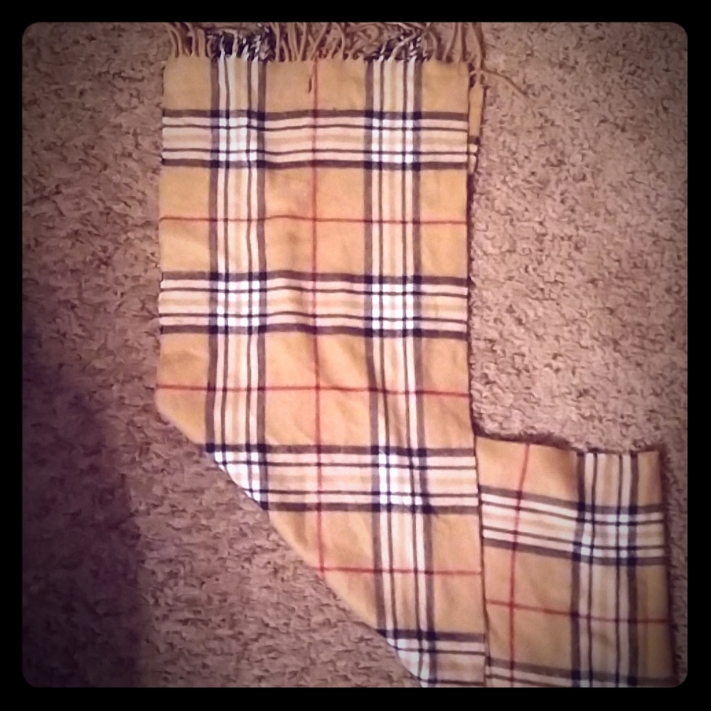 Unisex Burberry scarf